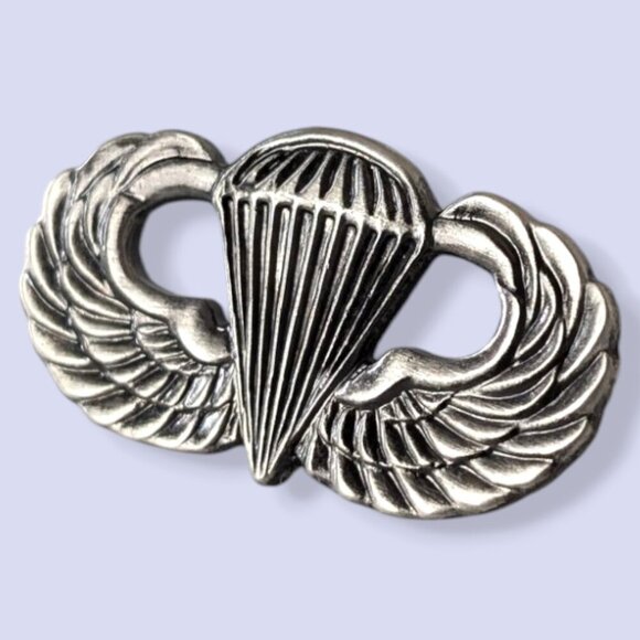 (2/$20) Basic Parachutist Jump Insignia Pin - Picture 3 of 5